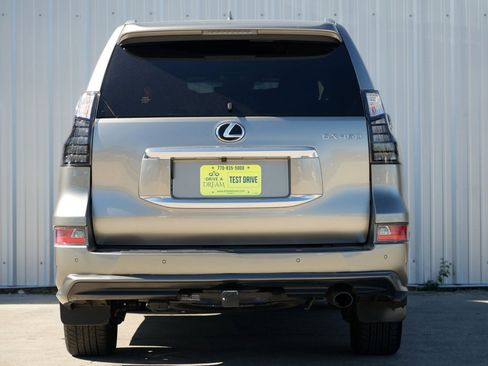 Used 2023 Lexus GX 460 Premium image 11