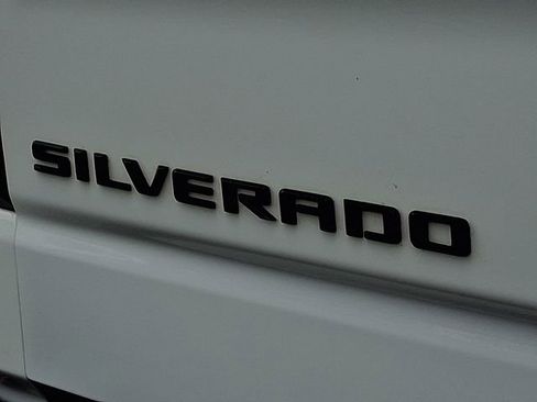 Used 2020 Chevrolet Silverado 1500 Custom w/ Custom Value Package image 32