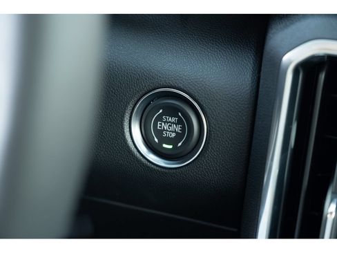 New 2026 GMC Acadia Denali Ultimate w/ LPO, Floor Liner Package AWD/4WD image 29