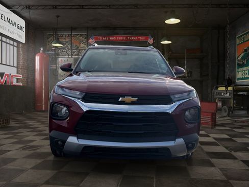 Certified 2023 Chevrolet TrailBlazer LT FWD image 2