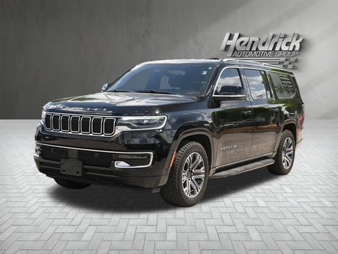 Used 2023 Jeep Wagoneer L Series II image 6