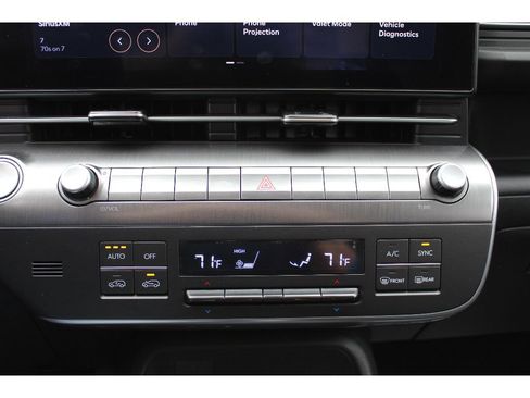 Certified 2025 Hyundai Kona SEL image 25