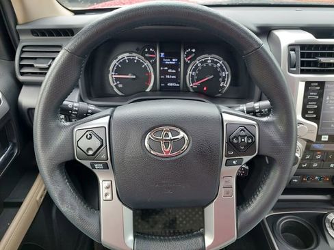 Used 2022 Toyota 4Runner Limited AWD/4WD image 34