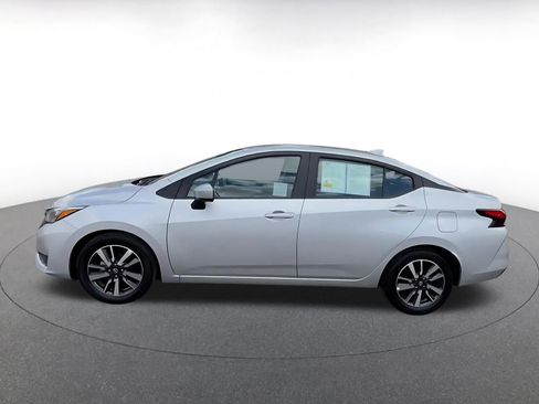 Used 2025 Nissan Versa SV FWD image 9