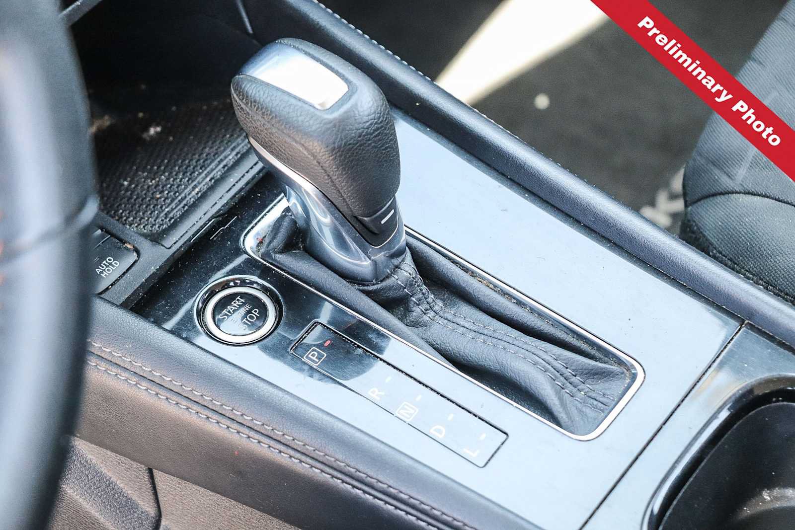 Used 2022 Nissan Kicks SR FWD image 16
