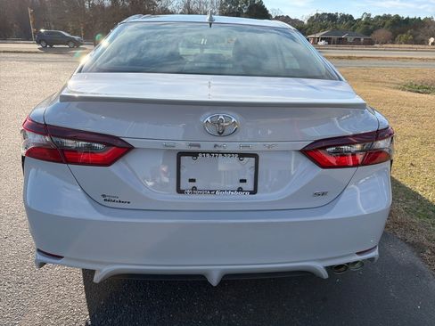 Used 2024 Toyota Camry SE image 5