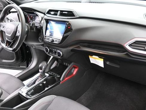 Used 2023 Chevrolet TrailBlazer RS w/ Convenience Package AWD/4WD image 32