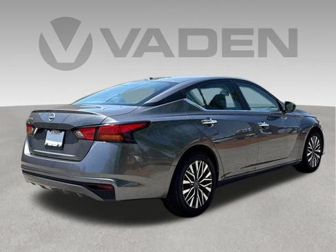 Certified 2025 Nissan Altima 2.5 SV FWD image 20