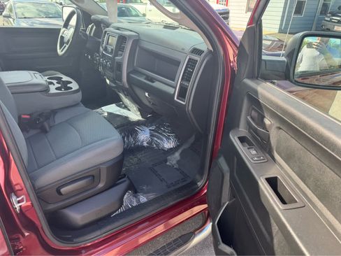 Used 2017 RAM 1500 Express image 18