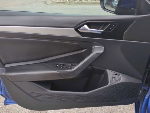 Used 2022 Volkswagen Jetta SE image 20