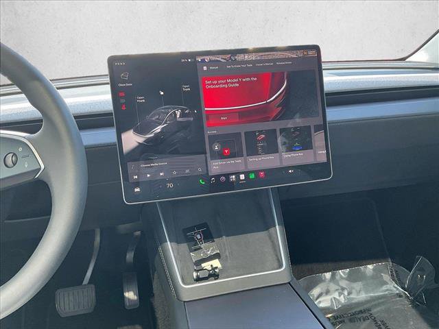 Used 2026 Tesla Model Y 2WD image 8