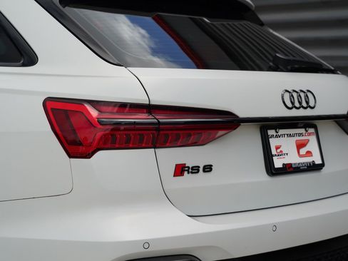 Used 2022 Audi RS 6 AWD/4WD image 11