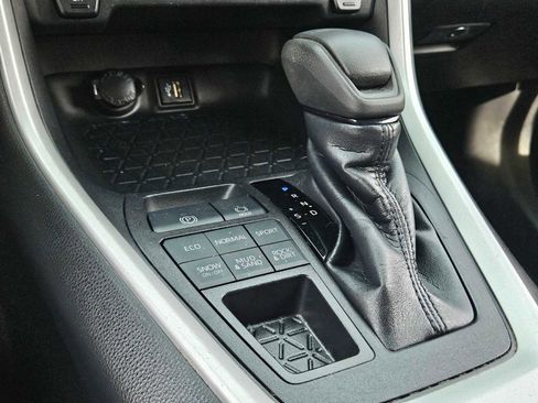 Used 2023 Toyota RAV4 XLE image 29