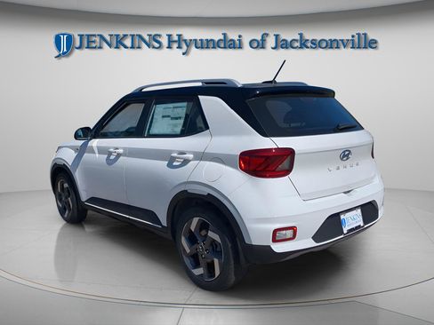 New 2025 Hyundai Venue Limited image 3