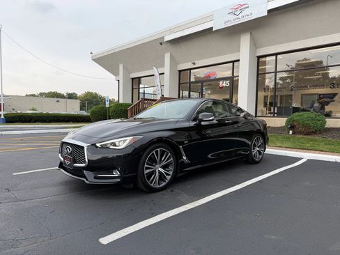 Used 2018 INFINITI Q60 3.0t Luxe image 3