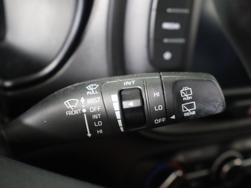 Used 2023 Kia Soul LX w/ LX Technology Package FWD image 37