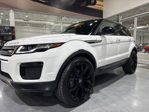 Used 2018 Land Rover Range Rover Evoque SE AWD/4WD image 24