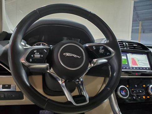 Used 2020 Jaguar XE S RWD image 28