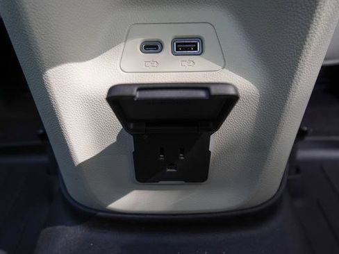 Used 2022 Buick Envision Avenir w/ Technology Package II image 38