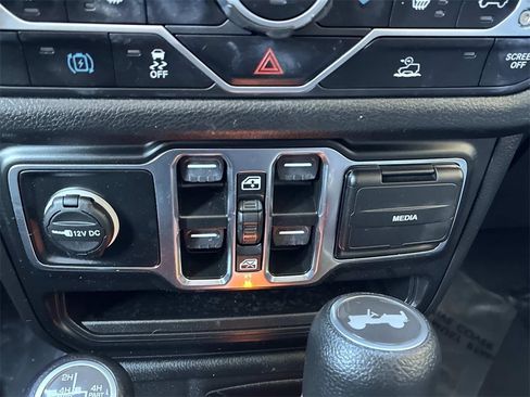 Used 2024 Jeep Wrangler Unlimited w/ Convenience Group image 29