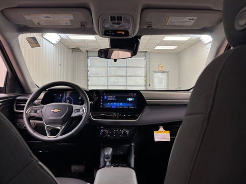 New 2026 Chevrolet TrailBlazer LT w/ LT Cold Weather Package FWD image 19