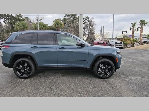 New 2026 Jeep Grand Cherokee Limited w/ Limited Altitude Package RWD image 34