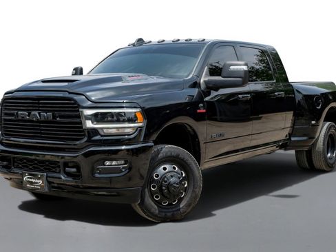 Used 2023 RAM 3500 Laramie w/ Night Edition AWD/4WD image 4