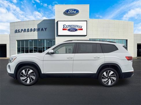Used 2025 Volkswagen Atlas SE image 9