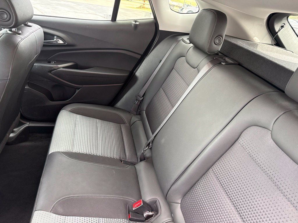 Used 2026 Chevrolet Trax LT FWD image 27