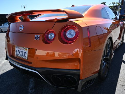 Used 2017 Nissan GT-R Premium AWD/4WD image 47