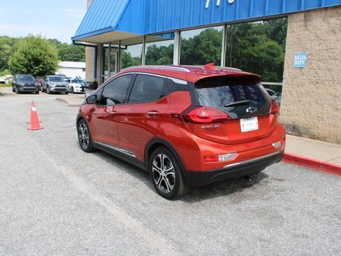 Used 2020 Chevrolet Bolt Premier w/ Infotainment Package FWD image 4