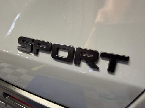 Used 2025 Honda HR-V Sport image 32