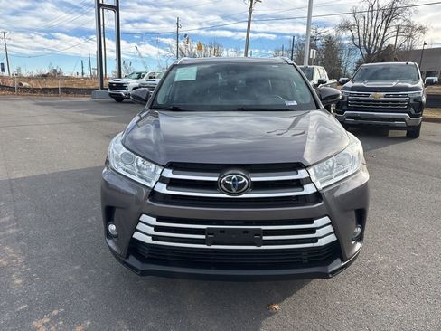 Used 2019 Toyota Highlander XLE image 8