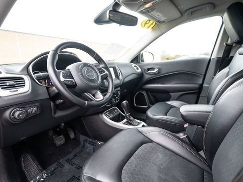 Used 2019 Jeep Compass Latitude w/ Cold Weather Group image 5