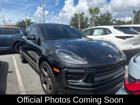 Used 2022 Porsche Macan AWD/4WD image 1
