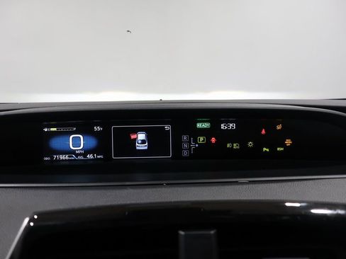 Used 2022 Toyota Prius XLE image 38