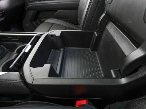 Used 2023 GMC Yukon Denali image 31