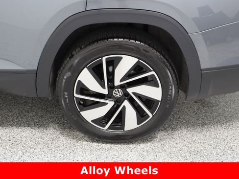 Used 2024 Volkswagen Atlas SE image 10