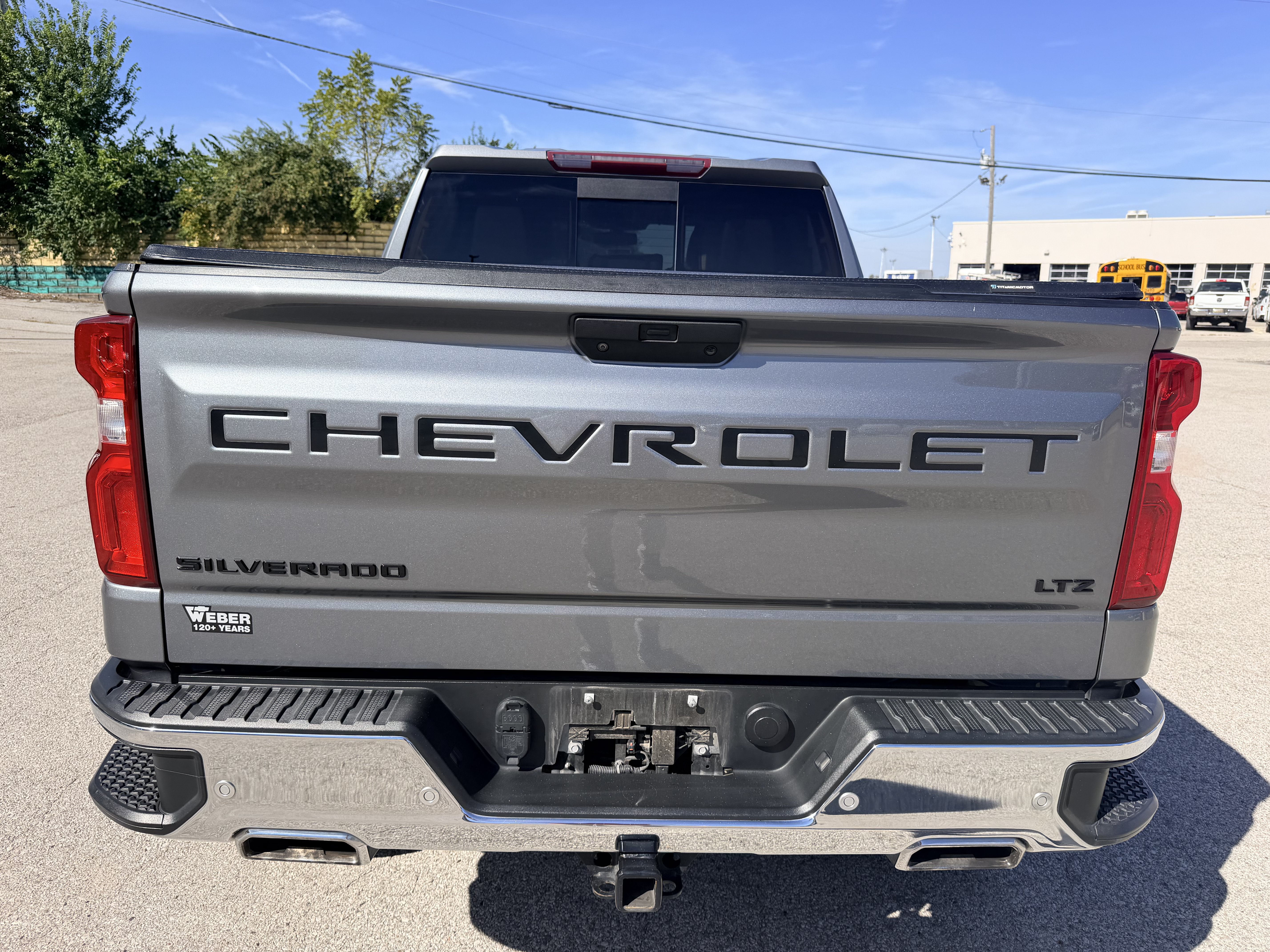 Used 2021 Chevrolet Silverado 1500 LTZ AWD/4WD image 6