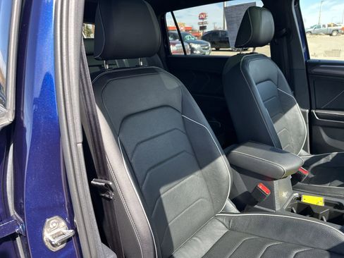 Certified 2023 Volkswagen Tiguan SEL R-Line image 38