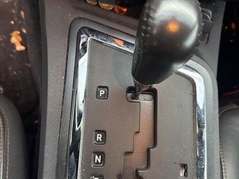 Used 2014 Dodge Challenger R/T image 9