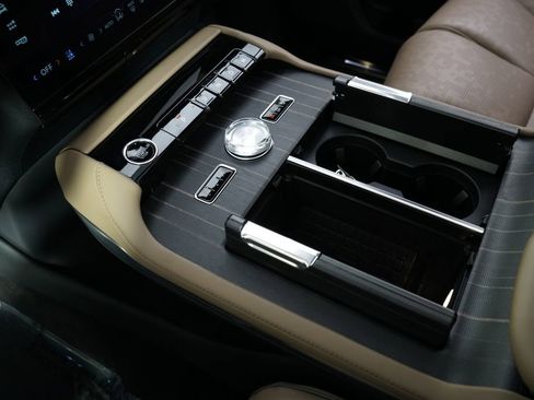 New 2026 Lincoln Navigator Black Label AWD/4WD image 32