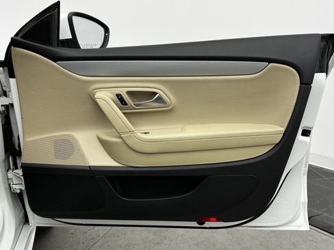 Used 2016 Volkswagen CC R-Line image 30