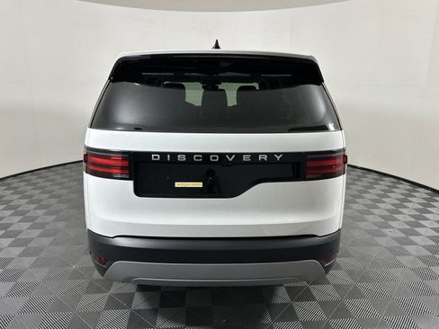 Used 2025 Land Rover Discovery S image 8