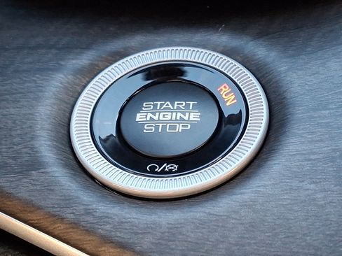 New 2025 Jeep Grand Cherokee Limited image 15