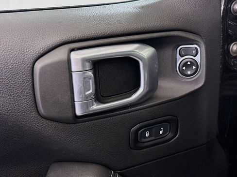 Used 2023 Jeep Wrangler Sahara w/ Cold Weather Group image 15