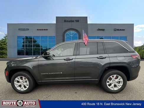 Used 2023 Jeep Grand Cherokee Limited AWD/4WD image 8