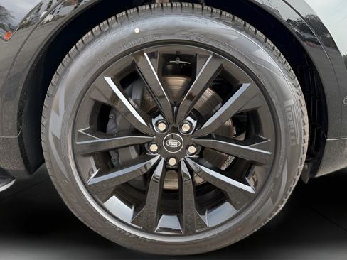 Certified 2026 Land Rover Discovery Limited Edition AWD/4WD image 10