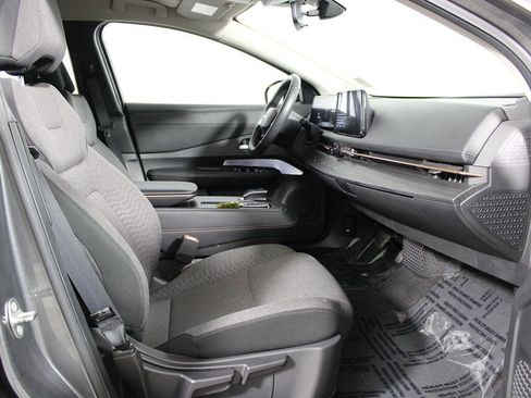 Used 2024 Nissan Ariya FWD image 11