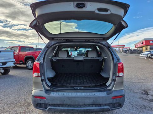 Used 2013 Kia Sorento LX w/ Convenience Pkg image 5